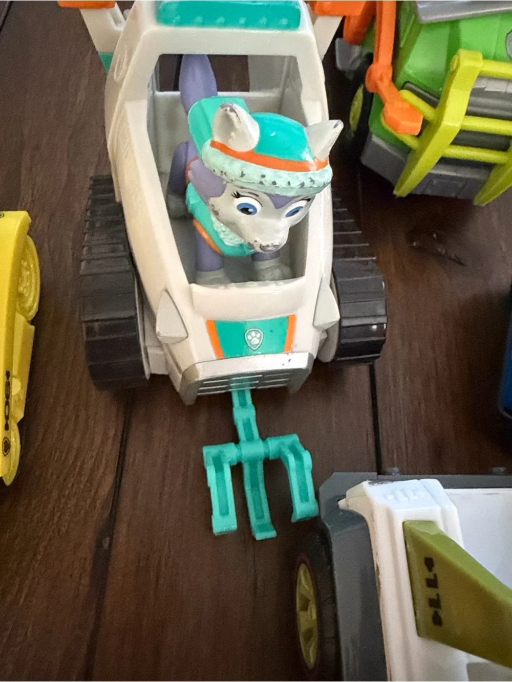Paw Patrol Character Vehicle Lot in Blue, Red, Yellow, Green, Pink, White